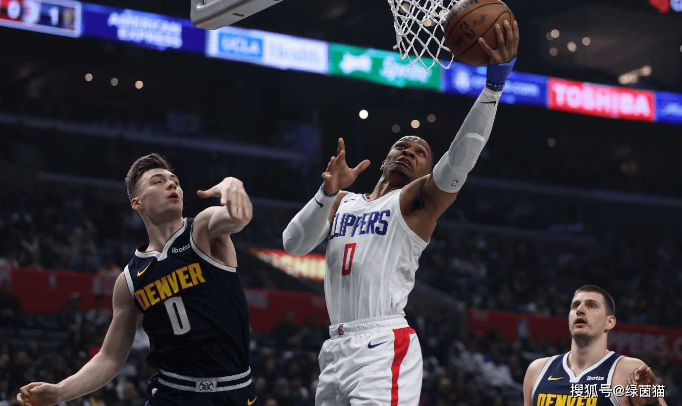 开云官网-火箭逆转活塞，卫冕冠军展现胜利本色的简单介绍  第2张